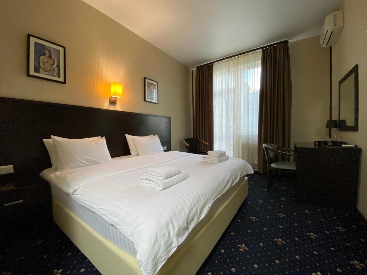 Irishotels Kiev Bagian luar foto