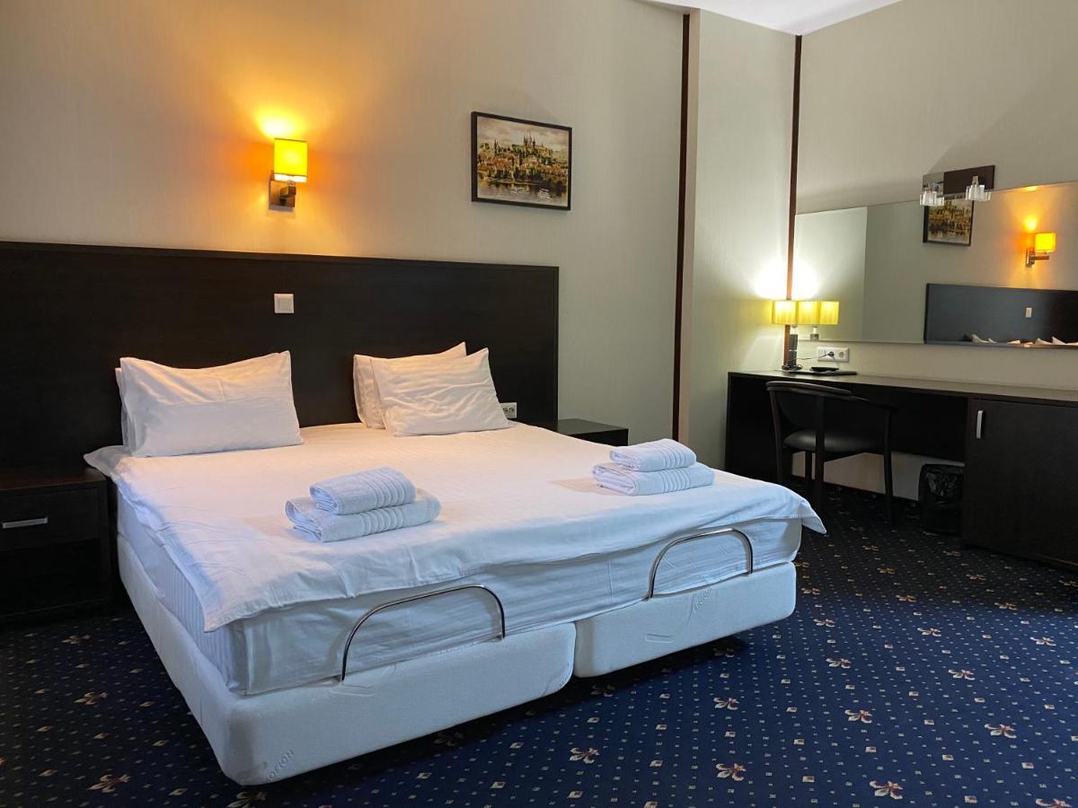 Irishotels Kiev Bagian luar foto