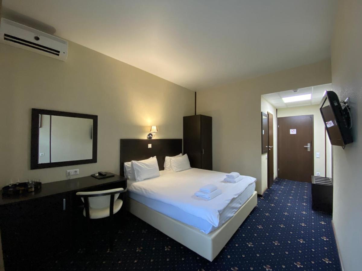 Irishotels Kiev Bagian luar foto