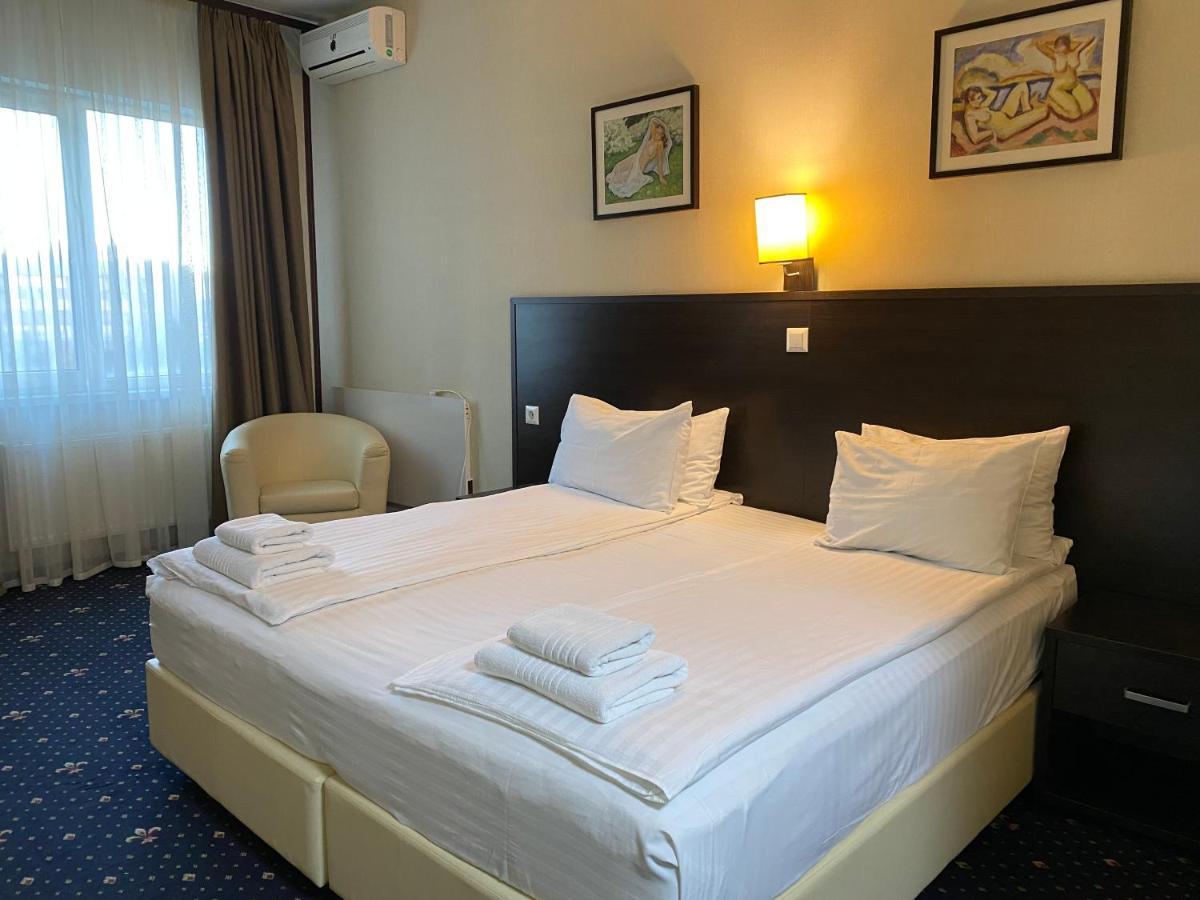 Irishotels Kiev Bagian luar foto
