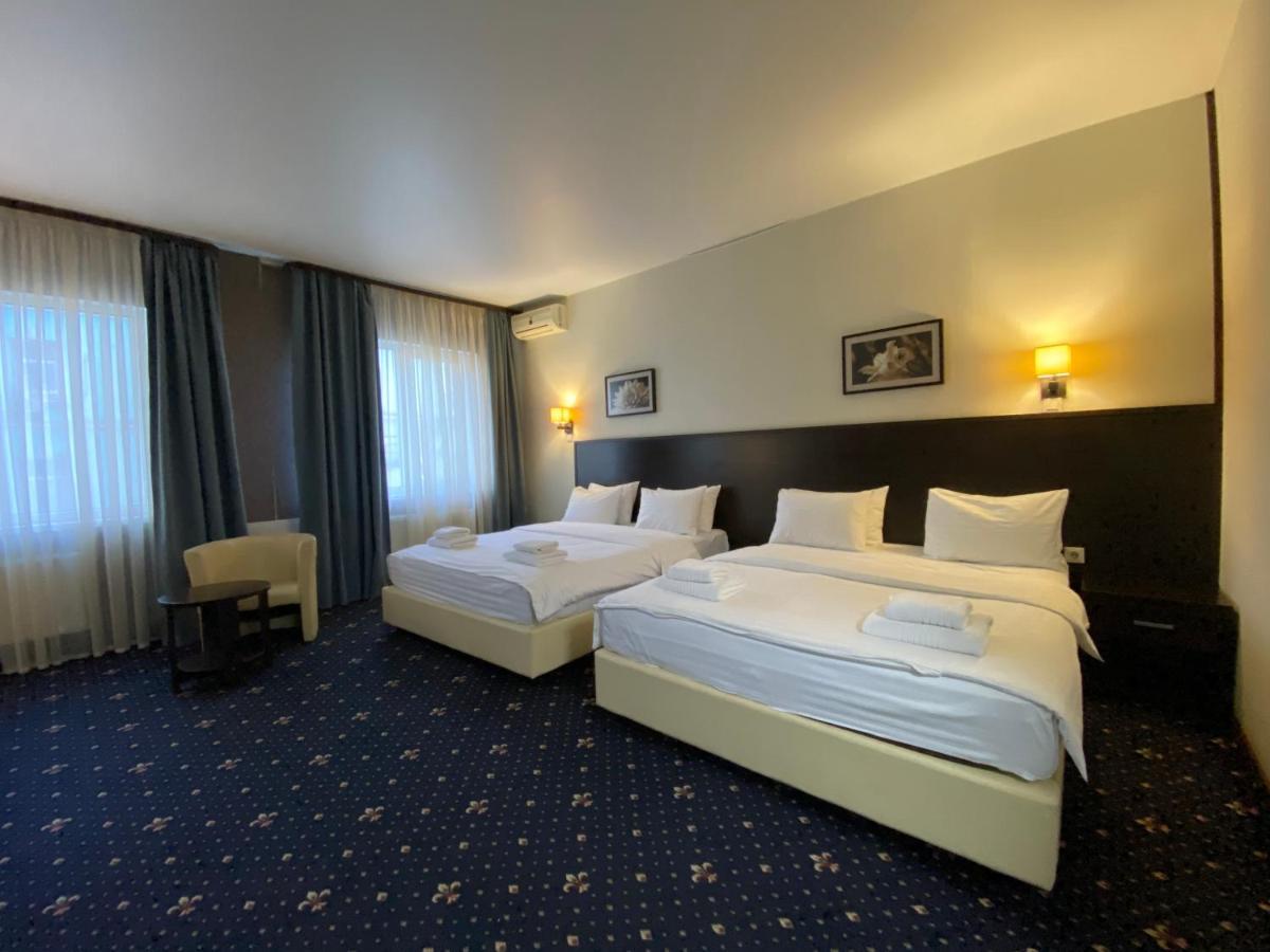 Irishotels Kiev Bagian luar foto